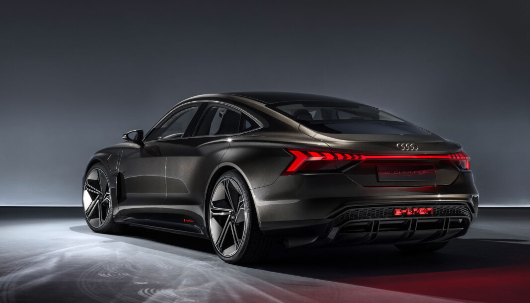 AUDI E-TRON: Heldekkende baklys på Norges mest solgte bil. AUDI E-TRON: Heldekkende baklys på Norges mest solgte bil.