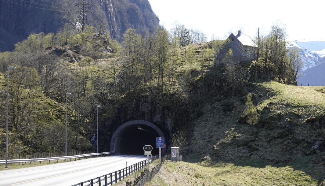 SELVESTE EUROPAVEIEN: Helletunnelen nær Stanghelle på strekningen Bergen-Voss. SELVESTE EUROPAVEIEN: Helletunnelen nær Stanghelle på strekningen Bergen-Voss.