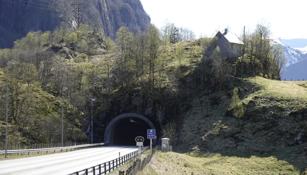SELVESTE EUROPAVEIEN: Helletunnelen nær Stanghelle på strekningen Bergen-Voss. SELVESTE EUROPAVEIEN: Helletunnelen nær Stanghelle på strekningen Bergen-Voss.
