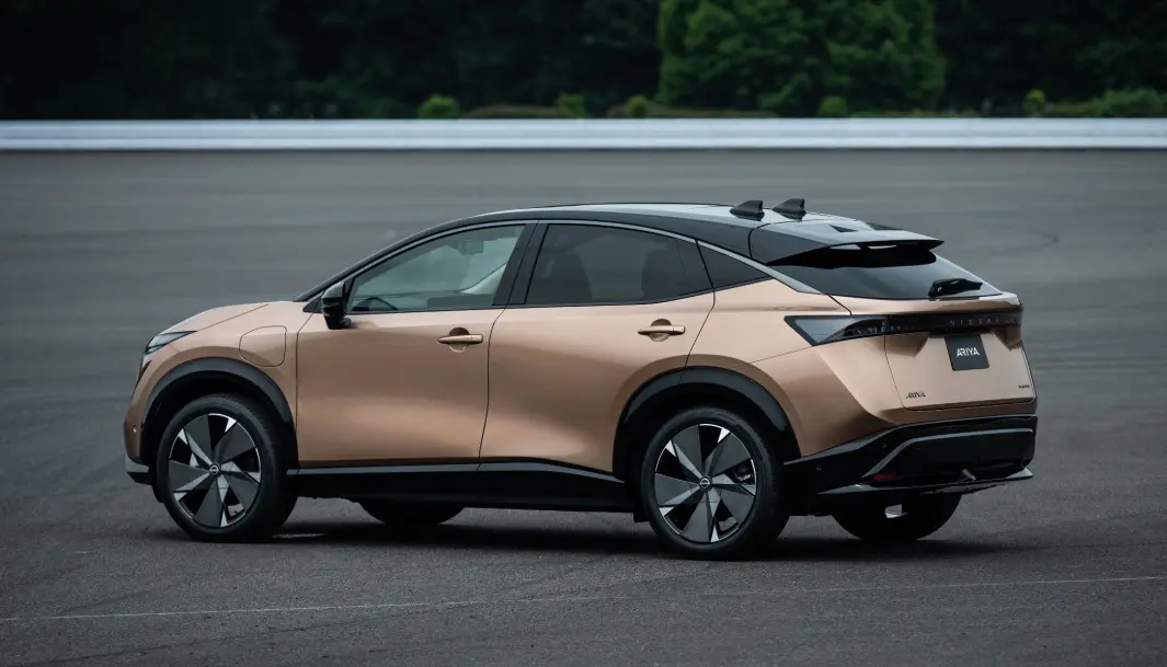 <b>STOLTE:</b> Nissan-sjefene er stolte av nykommeren Ariya. Og når vi ser bilder av bilen, så er det lett å forstå dem. <b>STOLTE:</b> Nissan-sjefene er stolte av nykommeren Ariya. Og når vi ser bilder av bilen, så er det lett å forstå dem.