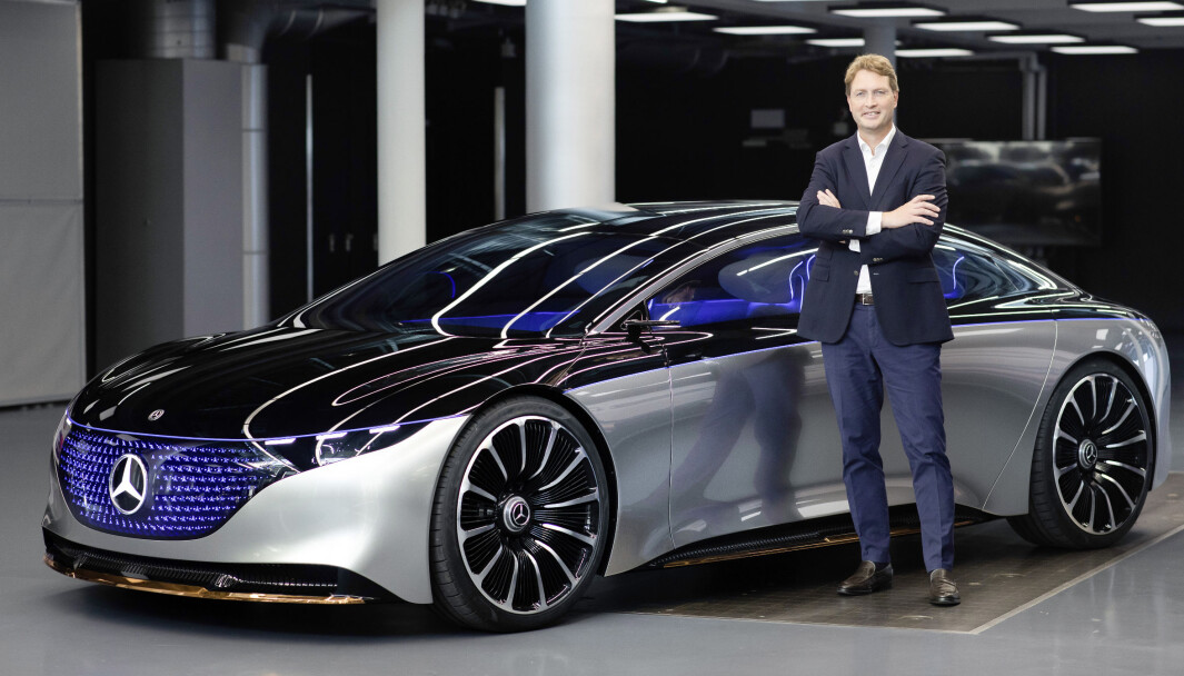 DEN NESTE: Mercedes-sjef Ola Källenius foran EQS. DEN NESTE: Mercedes-sjef Ola Källenius foran EQS.
