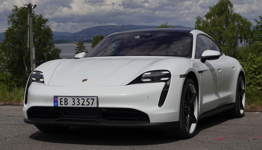 KAN BLI RÅDYR: Biler som Porsche Taycan kan bli vesentlig dyrere om de rødgrønne får det som de vil. KAN BLI RÅDYR: Biler som Porsche Taycan kan bli vesentlig dyrere om de rødgrønne får det som de vil.