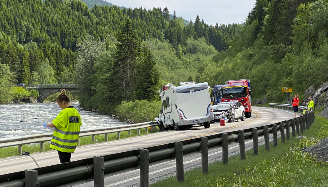 BOBIL-ULYKKE: I juni kolliderte to personbiler og en bobil ved Støren i Trøndelag. BOBIL-ULYKKE: I juni kolliderte to personbiler og en bobil ved Støren i Trøndelag.