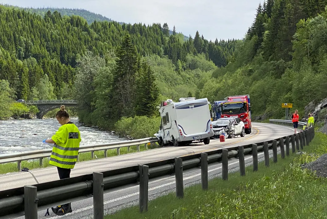 TALLENE GÅR NED: Bildet er fra en trafikkulykke sør for Støren i 2020. TALLENE GÅR NED: Bildet er fra en trafikkulykke sør for Støren i 2020.