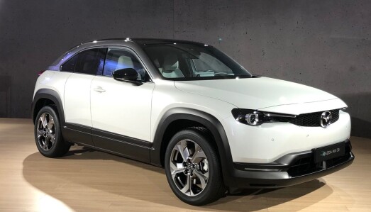 <b>MAZDA MX-30:</b> Helelektrisk. Batteri: 35,5 kWt, Rekkevidde: Ca. 200 km, Pris fra: 259.000 kr, 4WD: Nei, Tilhengerfeste: Nei. <b>MAZDA MX-30:</b> Helelektrisk. Batteri: 35,5 kWt, Rekkevidde: Ca. 200 km, Pris fra: 259.000 kr, 4WD: Nei, Tilhengerfeste: Nei.