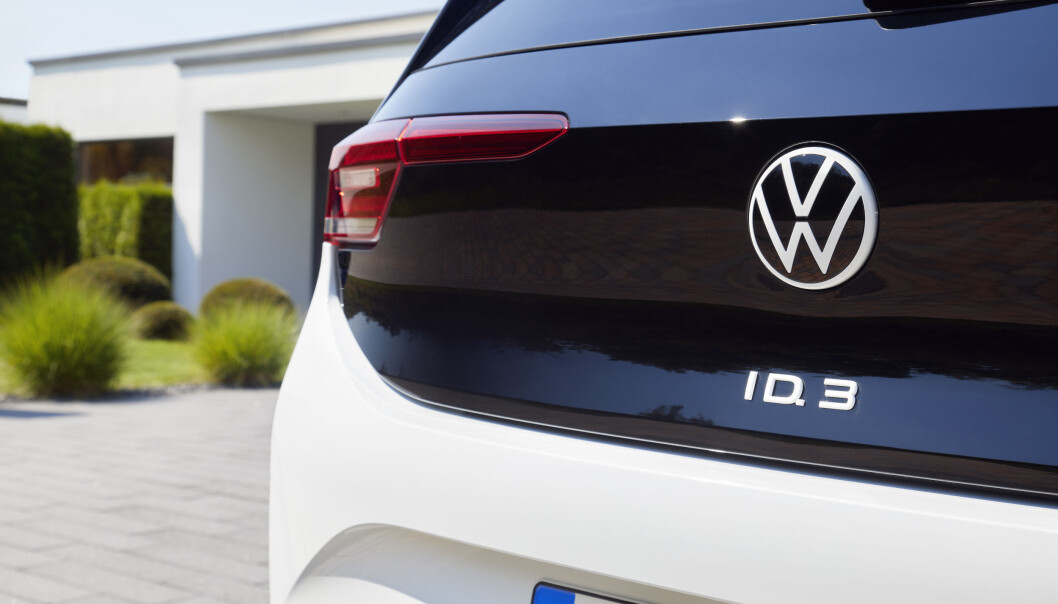 LADER OPP: VW skal bygge seks bilbatterifabrikker og vil ha på plass 18.000 hurtigladestasjoner i Europa innen 2025. LADER OPP: VW skal bygge seks bilbatterifabrikker og vil ha på plass 18.000 hurtigladestasjoner i Europa innen 2025.