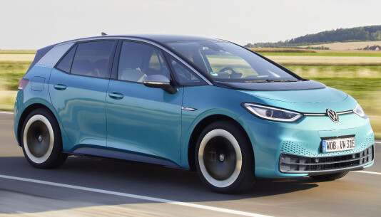 <b>VOLKSWAGEN ID.3</b>: Helelektrisk. Batteri 45/58/77 kWt. Rekkevidde opptil 420 km (ID.3 1st) - opptil 550 km (Pro S). Pris fra ca. 330.000 kroner. 4WD: Nei. Tilhengerfeste: Nei. <b>VOLKSWAGEN ID.3</b>: Helelektrisk. Batteri 45/58/77 kWt. Rekkevidde opptil 420 km (ID.3 1st) - opptil 550 km (Pro S). Pris fra ca. 330.000 kroner. 4WD: Nei. Tilhengerfeste: Nei.