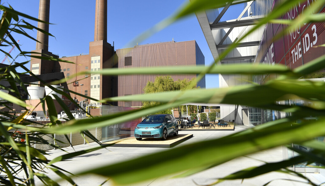 MAKTSENTRUM: Hovedkvarteret til Volkswagen i Wolfsburg. Spørsmålet har vært: Vil julefreden senke seg, eller vil hoder rulle? MAKTSENTRUM: Hovedkvarteret til Volkswagen i Wolfsburg. Spørsmålet har vært: Vil julefreden senke seg, eller vil hoder rulle?