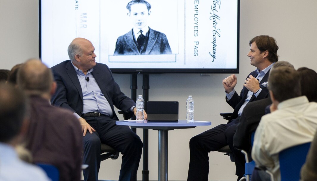 HEI, JIM: Ford-sjefen Jim Hackett (t.v.) overlater lederjobben til Jim Farley (t.h.). HEI, JIM: Ford-sjefen Jim Hackett (t.v.) overlater lederjobben til Jim Farley (t.h.).