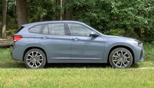 <b>BMW X1 XDRIVE 25e.</b> Ladehybrid. 2,0 liters bensin turbo + elmotor. 224 hk. <b>BMW X1 XDRIVE 25e.</b> Ladehybrid. 2,0 liters bensin turbo + elmotor. 224 hk.