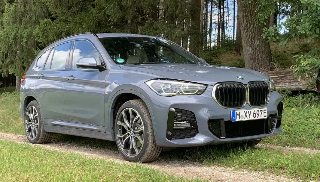 ANSIKTSLØFTET: BMW X1 fikk en optisk oppgradering samtidig med at den ble lansert som ladbar hybrid. ANSIKTSLØFTET: BMW X1 fikk en optisk oppgradering samtidig med at den ble lansert som ladbar hybrid.