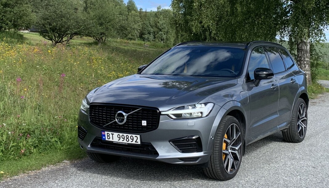 TILBAKEKALLES: Volvo XC60 må på verksted for å få sjekket vindusviskerfestene. TILBAKEKALLES: Volvo XC60 må på verksted for å få sjekket vindusviskerfestene.