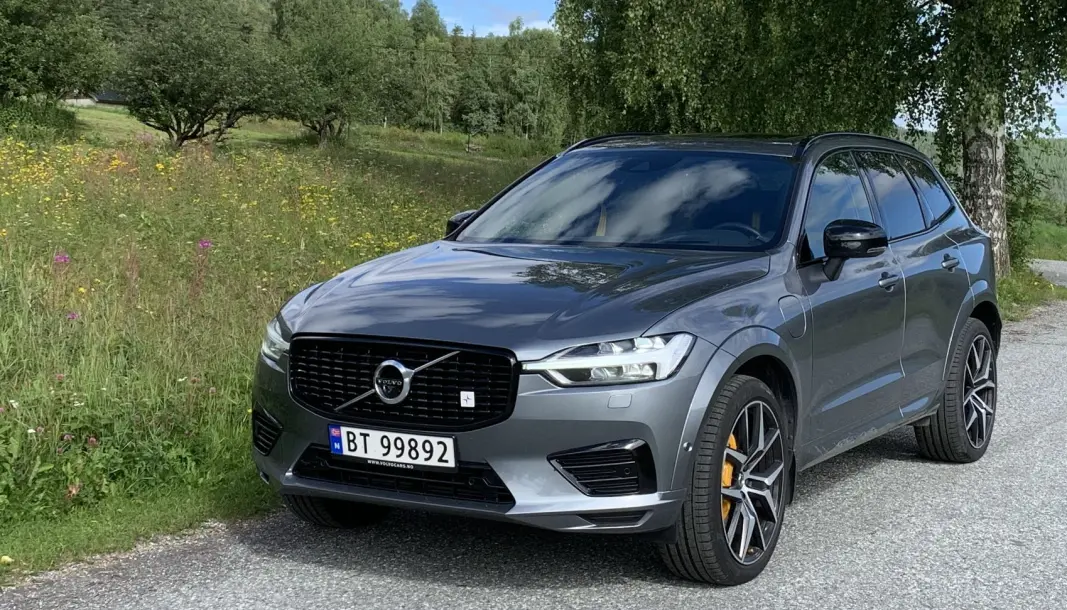 TILBAKEKALLES: Volvo XC60 må på verksted for å få sjekket vindusviskerfestene. TILBAKEKALLES: Volvo XC60 må på verksted for å få sjekket vindusviskerfestene.