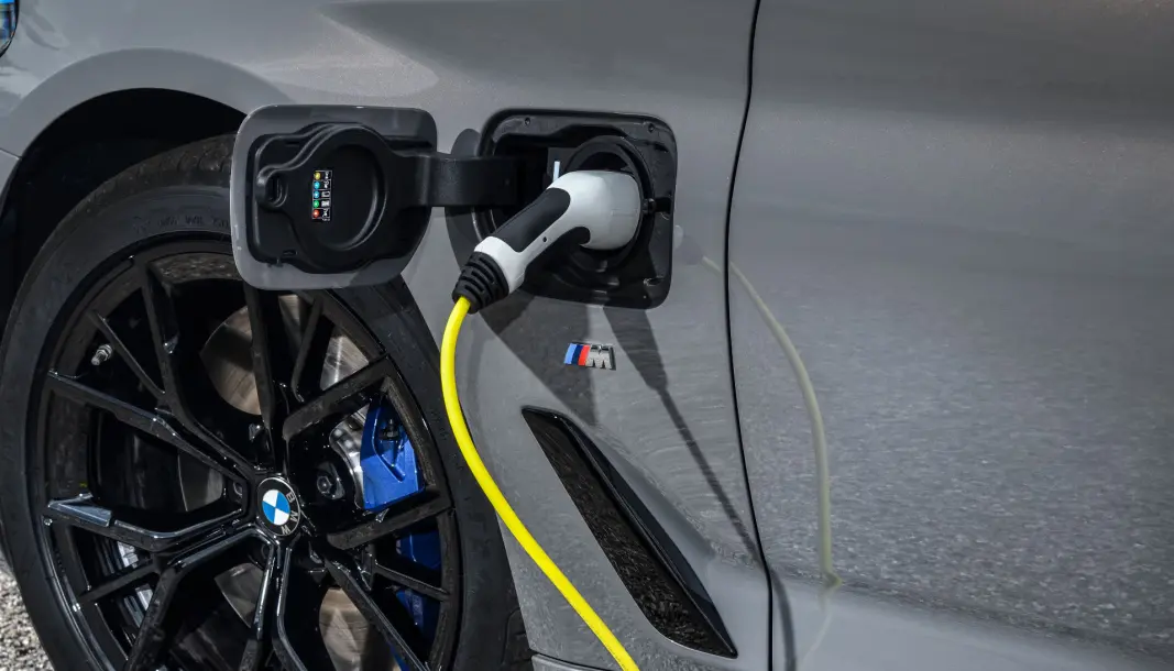 MÅ MULIGENS REPARERES: De nyeste ladbare BMW-hybridene har en mulig kortslutningsrisiko. MÅ MULIGENS REPARERES: De nyeste ladbare BMW-hybridene har en mulig kortslutningsrisiko.