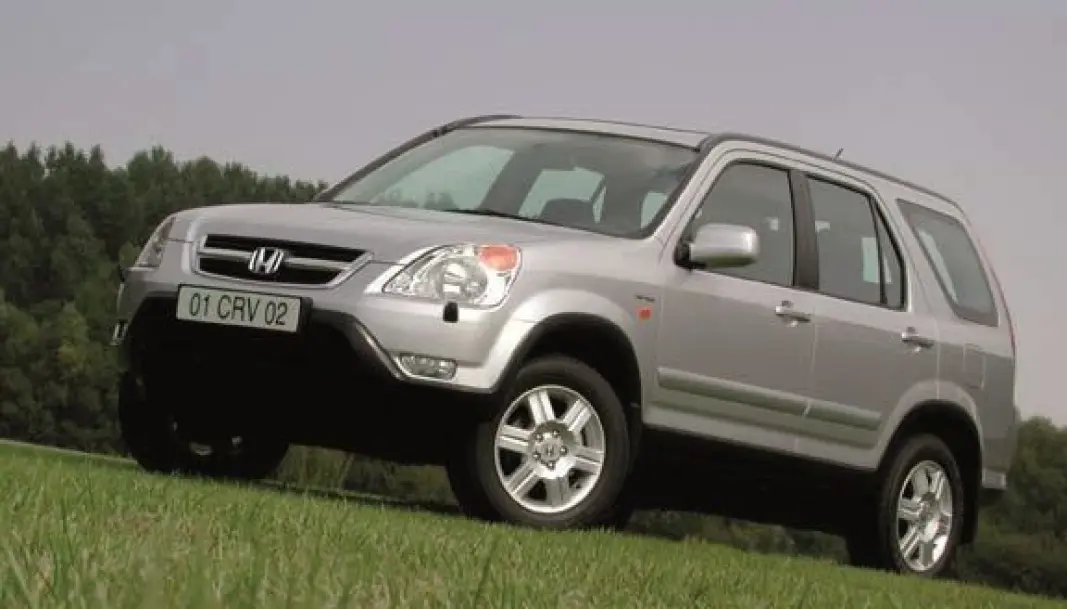 <b>PRAKTISK:</b> Mange falt for Honda CR-V, en meget praktisk, kompakt og problemløs firehjulstrekker. Avbildet en 2003-modell. <b>PRAKTISK:</b> Mange falt for Honda CR-V, en meget praktisk, kompakt og problemløs firehjulstrekker. Avbildet en 2003-modell.
