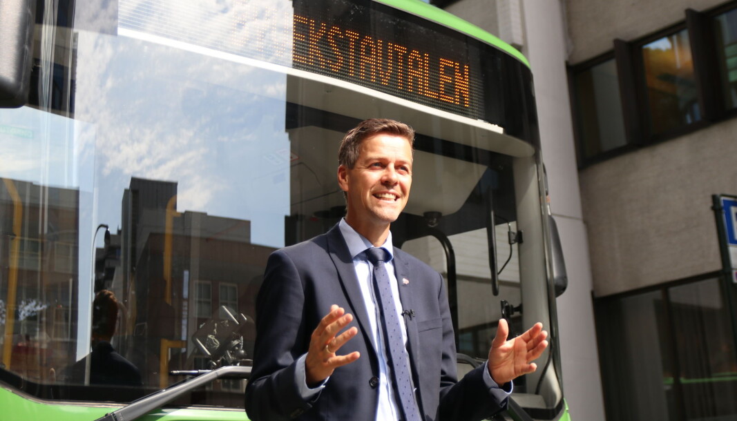 FØLG OSS: EU bør satse på nullvekst i privatbilisme i byene, mener samferdselsminister Knut Arild Hareide. FØLG OSS: EU bør satse på nullvekst i privatbilisme i byene, mener samferdselsminister Knut Arild Hareide.