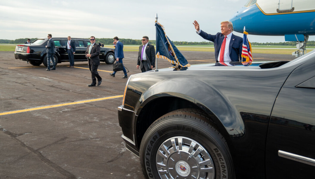 DEKKVALGET: Trump og hans bil med Goodyear-dekk i Goodyear-staten Ohio. DEKKVALGET: Trump og hans bil med Goodyear-dekk i Goodyear-staten Ohio.