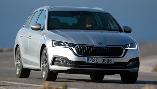 <b>SKODA OCTAVIA iV / RS iV. </b>Ladehybrid.1,4 l Bensin turbo + elmotor. Effekt: 204 hk/245 hk <b>SKODA OCTAVIA iV / RS iV. </b>Ladehybrid.1,4 l Bensin turbo + elmotor. Effekt: 204 hk/245 hk