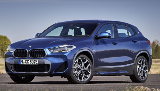 <b>BMW X2 XDRIVE 25e. </b> Ladehybrid. 2,0 liters bensin turbo + elmotor. 224 hk. <b>BMW X2 XDRIVE 25e. </b> Ladehybrid. 2,0 liters bensin turbo + elmotor. 224 hk.
