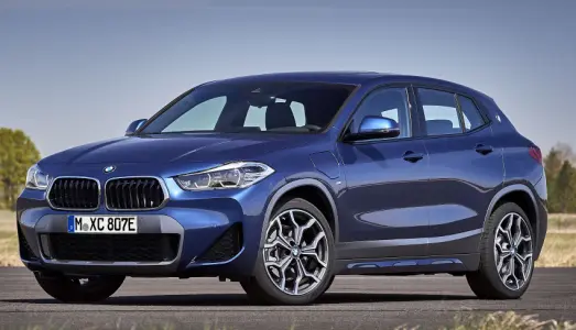 <b>BMW X2 XDRIVE 25e. </b> Ladehybrid. 2,0 liters bensin turbo + elmotor. 224 hk. <b>BMW X2 XDRIVE 25e. </b> Ladehybrid. 2,0 liters bensin turbo + elmotor. 224 hk.
