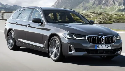 <b>BMW 530E XDRIVE TOURING.</b> Ladehybrid. Drivlinje: 4-sylindret 2,0-liters bensin turbo + elmotor. Effekt: 252 hk. <b>BMW 530E XDRIVE TOURING.</b> Ladehybrid. Drivlinje: 4-sylindret 2,0-liters bensin turbo + elmotor. Effekt: 252 hk.