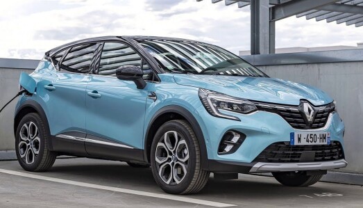<b>RENAULT CAPTUR E-TECH:</b> Ladehybrid. 1,2 liters bensin turbo + elmotor. Effekt: 150 hk. <b>RENAULT CAPTUR E-TECH:</b> Ladehybrid. 1,2 liters bensin turbo + elmotor. Effekt: 150 hk.