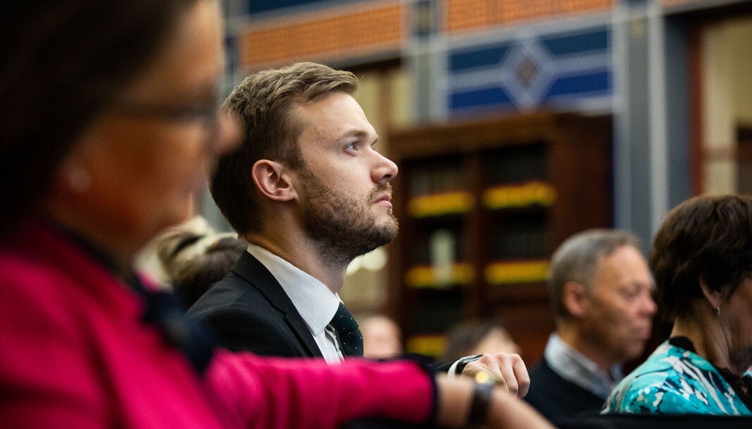 AVVENTER: Høyre og Vetle Wang Soleim har ikke hastverk med å endre avgiftene på ladehybrider. AVVENTER: Høyre og Vetle Wang Soleim har ikke hastverk med å endre avgiftene på ladehybrider.