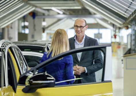 VW-sjefen vil fase ut bensin- og diesel­motorer fra nå
