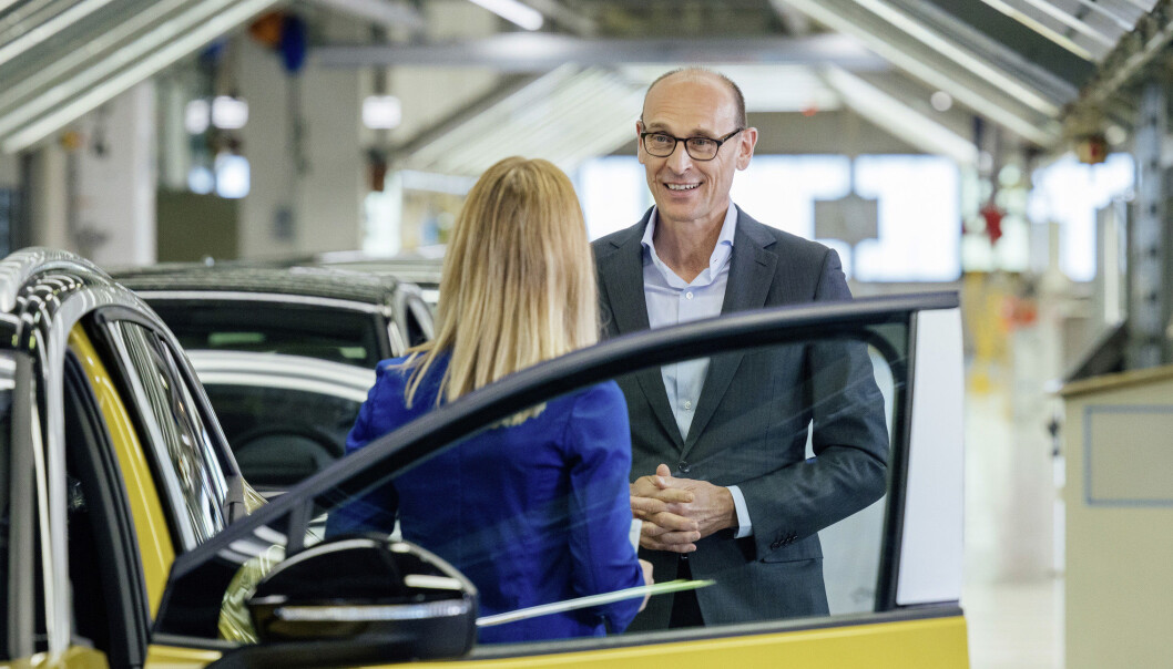 <b>VENTER SPENT: </b>VWs styreformann Ralf Brandstätter ved samlebåndet i Zwickau. <b>VENTER SPENT: </b>VWs styreformann Ralf Brandstätter ved samlebåndet i Zwickau.