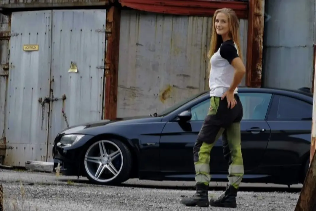 <b>RETT FRA JOBB:</b> Silje Atterås er maskinfører på dagtid, men det går i BMW på fritiden. <b>RETT FRA JOBB:</b> Silje Atterås er maskinfører på dagtid, men det går i BMW på fritiden.