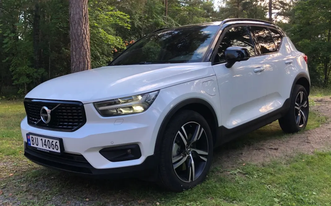 SELVSIKKER: Volvo XC40 gjør et godt inntrykk også som ladehybrid. SELVSIKKER: Volvo XC40 gjør et godt inntrykk også som ladehybrid.