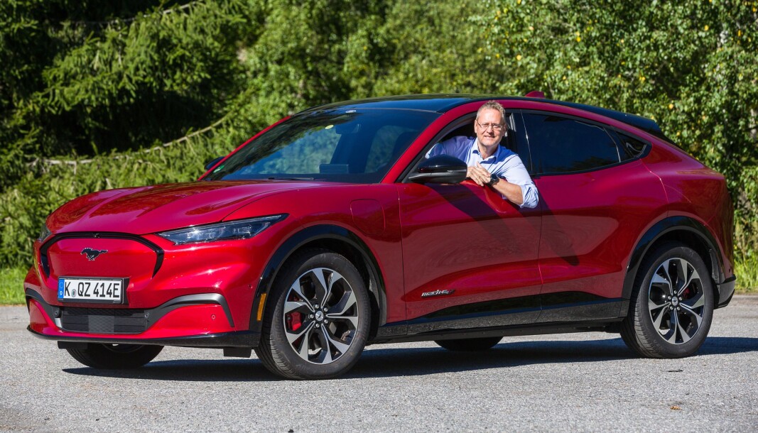 GEBYR: Ford Norge-sjef Per Gunnar Berg i nye Mustang i sommer. GEBYR: Ford Norge-sjef Per Gunnar Berg i nye Mustang i sommer.