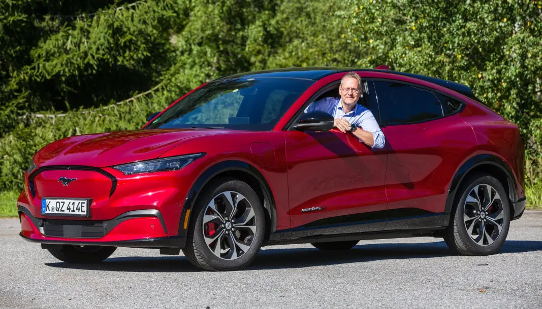 GEBYR: Ford Norge-sjef Per Gunnar Berg i nye Mustang i sommer. GEBYR: Ford Norge-sjef Per Gunnar Berg i nye Mustang i sommer.