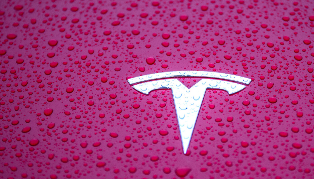 REGNEØVELSE: Storbanken Goldman Sachs ser ingen skyer på Tesla-himmelen. REGNEØVELSE: Storbanken Goldman Sachs ser ingen skyer på Tesla-himmelen.