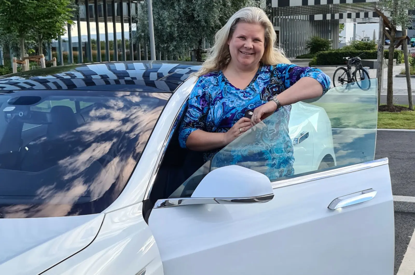 <b>ALLTID BEREDT: </b>Vigdis Haugland Asbjørnsen fra Asker er nestleder i styret i Tesla Owners Club Norway (TOCN). <b>ALLTID BEREDT: </b>Vigdis Haugland Asbjørnsen fra Asker er nestleder i styret i Tesla Owners Club Norway (TOCN).
