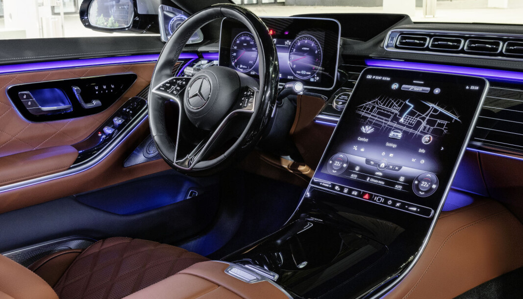 ENDA ETT NIVÅ HØYERE: Ny Mercedes-Benz S-klasse skal representere tysk ingeniørkunst på sitt beste. ENDA ETT NIVÅ HØYERE: Ny Mercedes-Benz S-klasse skal representere tysk ingeniørkunst på sitt beste.
