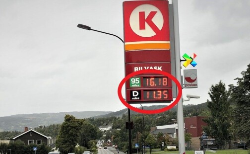 Fem kroner dyrere med bensin enn diesel