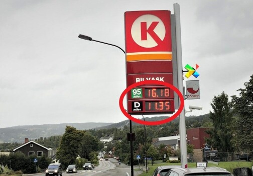 Fem kroner dyrere med bensin enn diesel