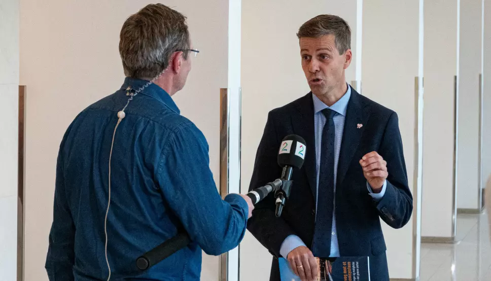 VIL MÅLE FARTA: Samferdselsminister Knut Arild Hareide (KrF) skal teste 120-grense på utvalgte strekninger.