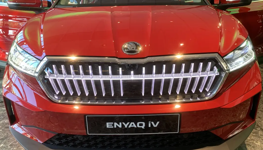 TENT GRILL: Denne signaturgrillen til Skoda Enyaq vil vekke oppmerksomhet trafikken. TENT GRILL: Denne signaturgrillen til Skoda Enyaq vil vekke oppmerksomhet trafikken.