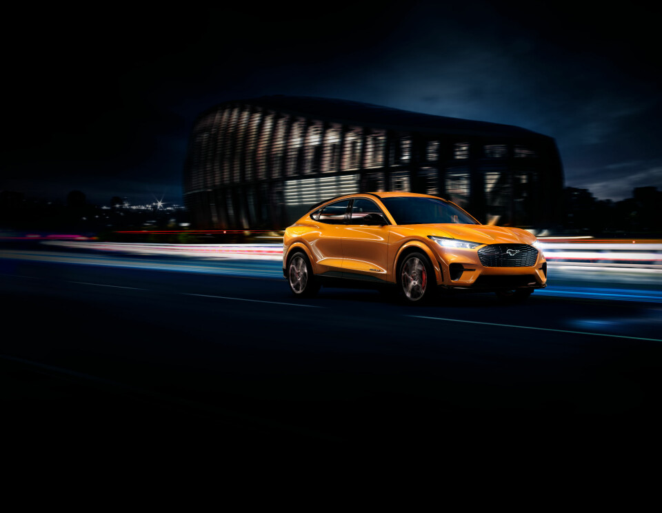 Ford is introducing Cyber Orange Metallic Tri-Coat for Mustang Mach-E GT – a bold, eye-catching premium exterior color designed by the company’s color and materials experts for those who want to turn heads twice.