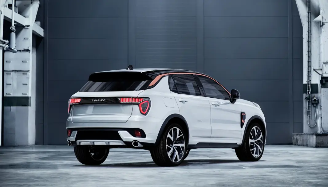<span class=" font-weight-bold" data-lab-font_weight_desktop="font-weight-bold">SPENSTIG:</span> Den kinesiske versjonen av Volvo XC40 har fått flere spennende designelementer som skiller den tydelig fra svensken. <span class=" font-weight-bold" data-lab-font_weight_desktop="font-weight-bold">SPENSTIG:</span> Den kinesiske versjonen av Volvo XC40 har fått flere spennende designelementer som skiller den tydelig fra svensken.