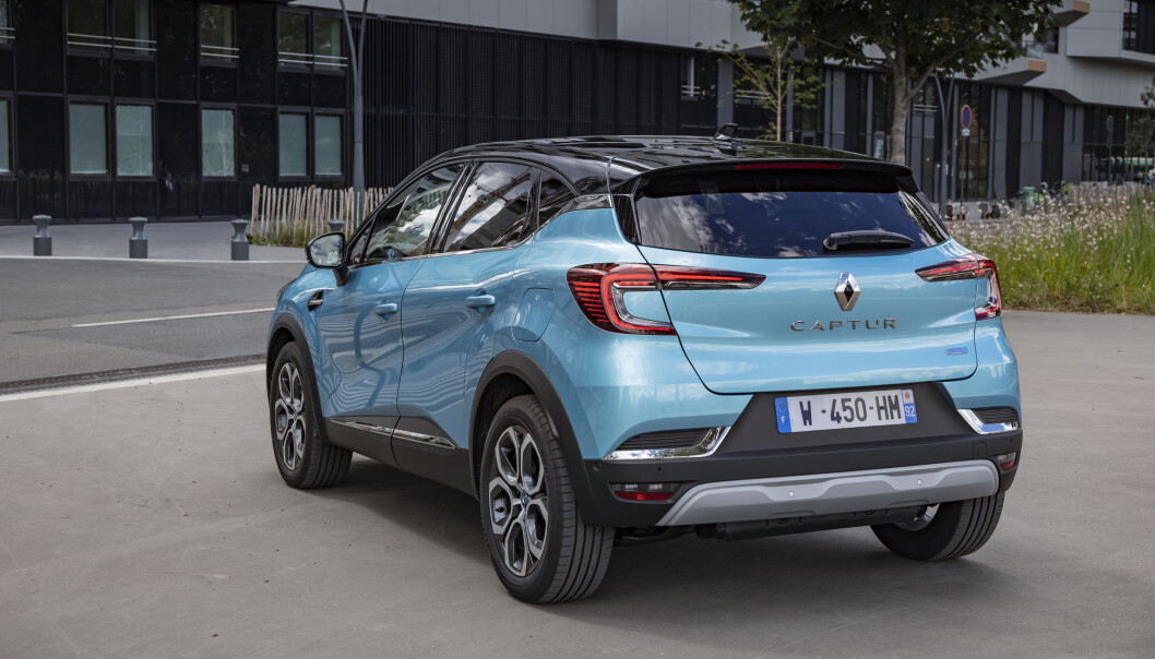 <b>NYTT DESIGN:</b> Også bakfra ser vi at Renault designer biler mange av oss gjerne hadde sett flere av i trafikken. <b>NYTT DESIGN:</b> Også bakfra ser vi at Renault designer biler mange av oss gjerne hadde sett flere av i trafikken.