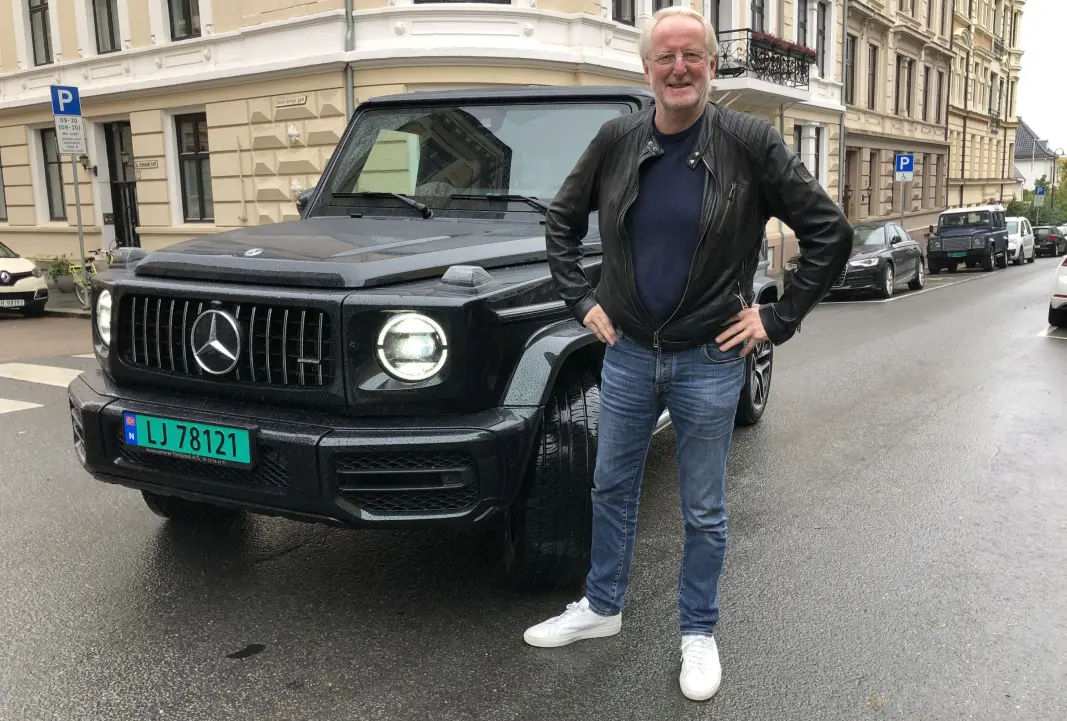 G-WAGEN: Eyvind Hellstrøm står bak TV-suksesser som «Truls à là Hellstrøm» og har full fres på Instagram med tips og oppskrifter – når han ikke freser av gårde i sin G63 Brabus. G-WAGEN: Eyvind Hellstrøm står bak TV-suksesser som «Truls à là Hellstrøm» og har full fres på Instagram med tips og oppskrifter – når han ikke freser av gårde i sin G63 Brabus.