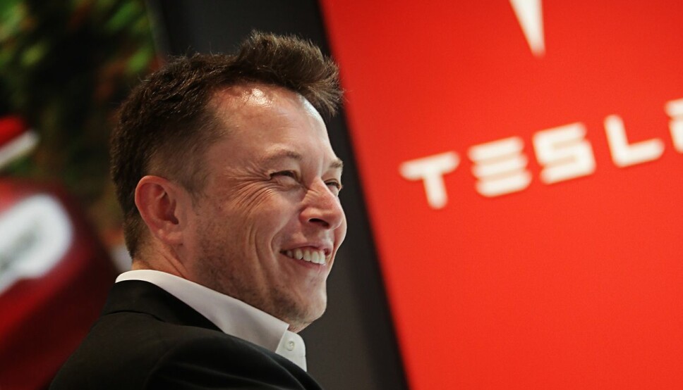 HAR TRUA: Tesla-sjef Elon Musk venter å innta verdenstoppen i 2022.