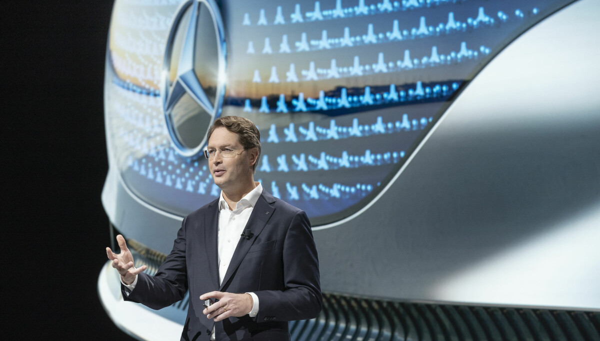 He claims that the Mercedes boss’ luxury strategy is leading to disaster