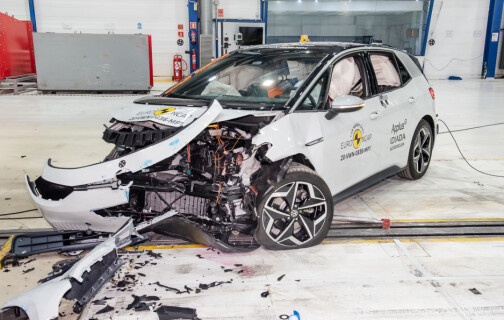 VWs viktigste elbil scorer høyt i nye krasjtester