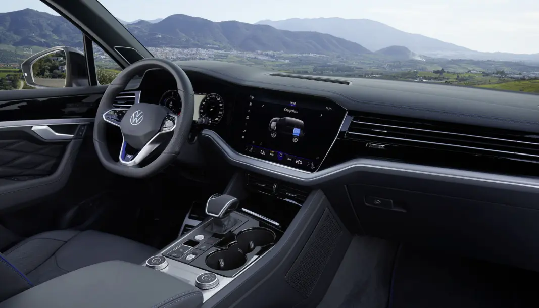 <strong>HØY STANDARD: </strong>Modellene får blant annet 4-soners klimaanlegg, «Innovision Cockpit» med digitale instrumenter, «Discover Premium» navigasjonssystem og et panorama soltak som kan åpnes. <strong>HØY STANDARD: </strong>Modellene får blant annet 4-soners klimaanlegg, «Innovision Cockpit» med digitale instrumenter, «Discover Premium» navigasjonssystem og et panorama soltak som kan åpnes.
