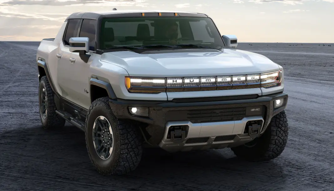 HUMMER UT AV SEKKEN: GMC Hummer EV er første elektriske modell fra GM-konsernet, med det største Ultium-batteriet. HUMMER UT AV SEKKEN: GMC Hummer EV er første elektriske modell fra GM-konsernet, med det største Ultium-batteriet.