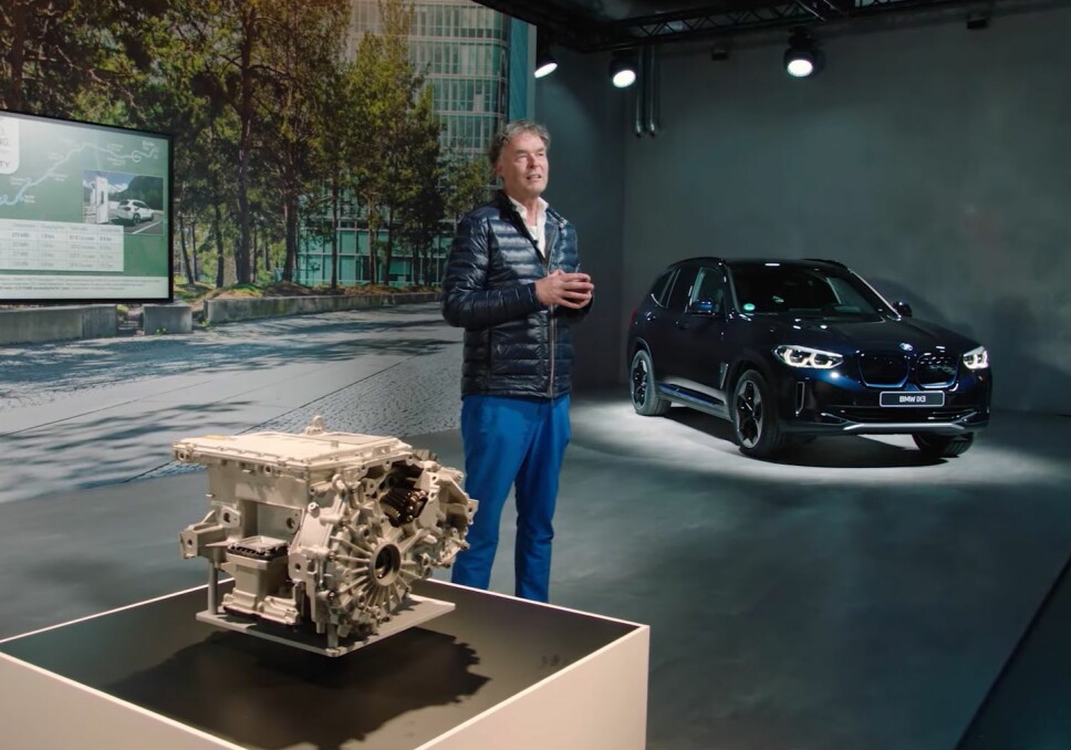 LANSERING: Wieland Bruch, talsmann for BMWs elbilsatsing, presenterer iX3 i forbindelse med den offisielle Europa-lanseringen. Skjermdump: BMW-PRESENTASJON